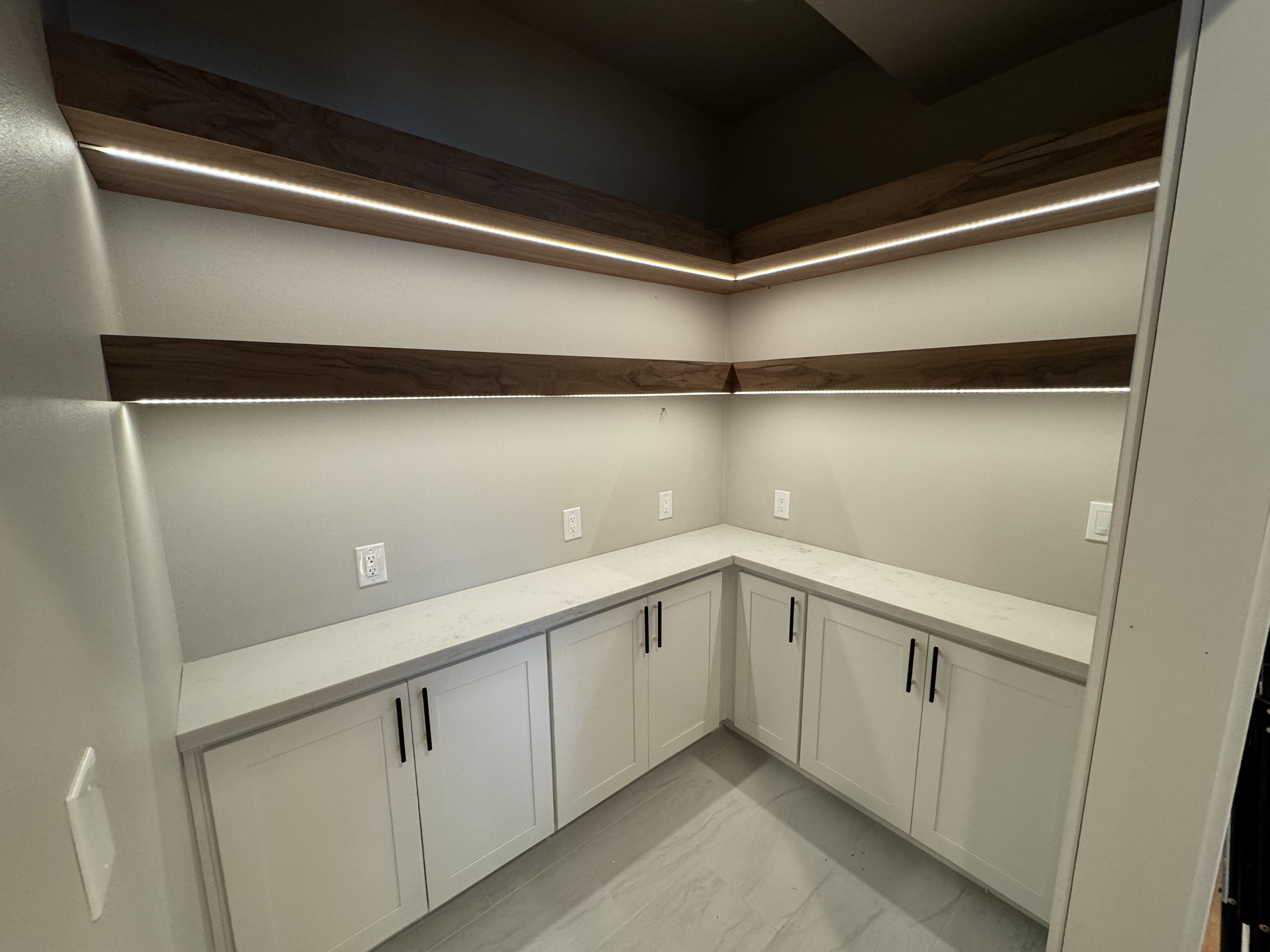 Transitional Kitchen Setup